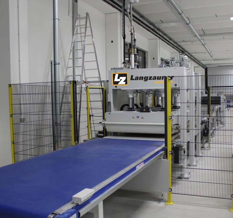 through-feed-press-production-line_gr